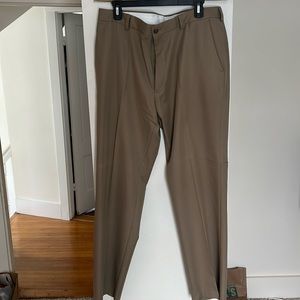 Men’s Haggar dress pants 36x32. Hardly worn…like new